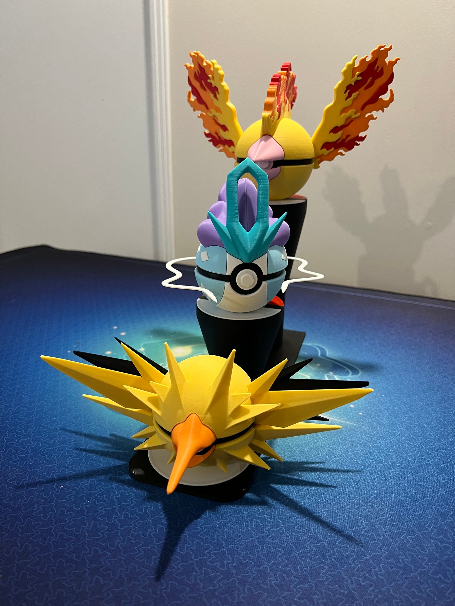 Support triple pour pokéballs + énergies par 3