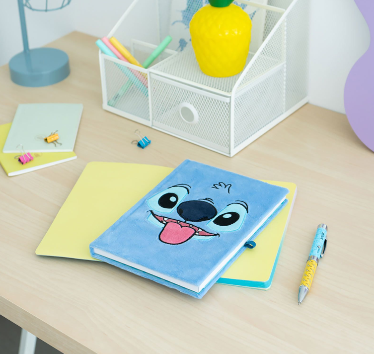 DISNEY - Notebook Stitch Fourrure + Stylo-Bille Lumineux - Format A5