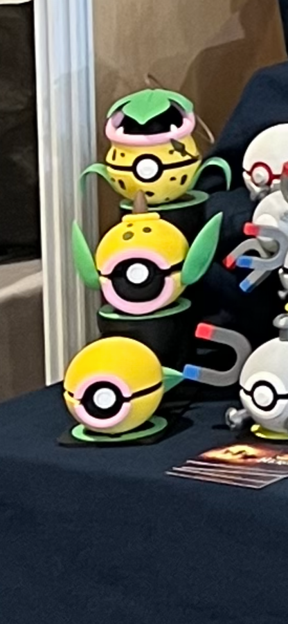 Support triple pour pokéballs + énergies par 3